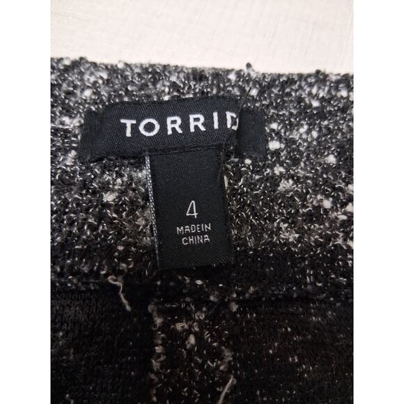 Torrid Black Tweed Like Mini Skirt Plus Size 4 Elastic Waist Pull On Career - Picture 5 of 12